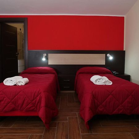 פאלרנה Hotel Paradiso מראה חיצוני תמונה