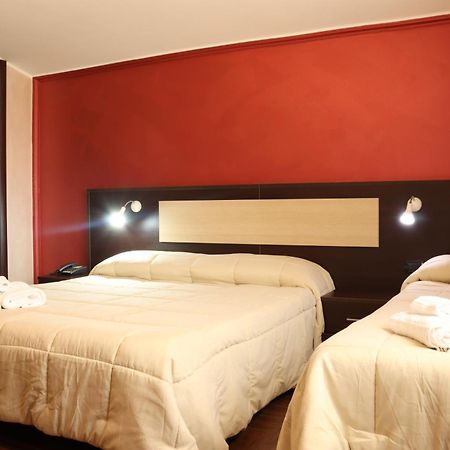 פאלרנה Hotel Paradiso מראה חיצוני תמונה