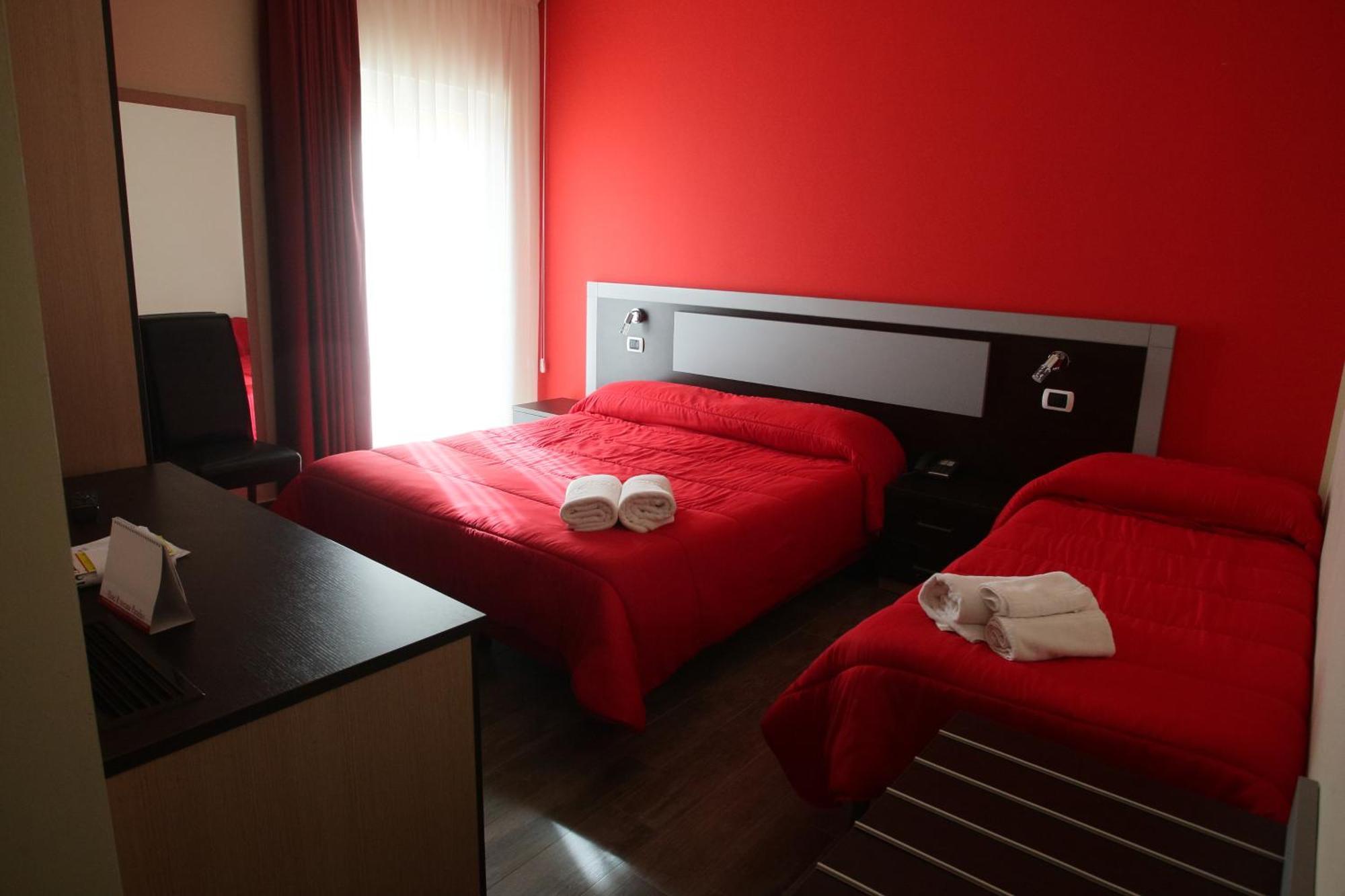 פאלרנה Hotel Paradiso מראה חיצוני תמונה
