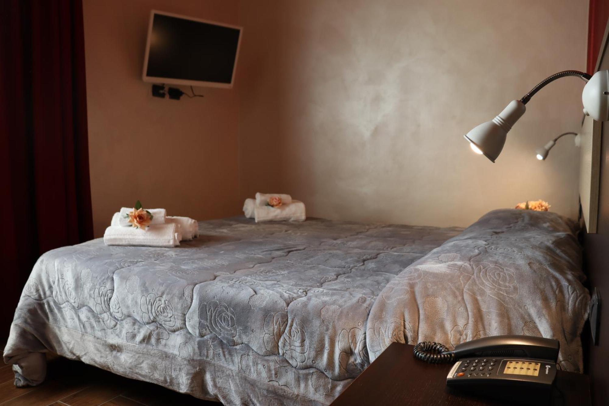 פאלרנה Hotel Paradiso מראה חיצוני תמונה