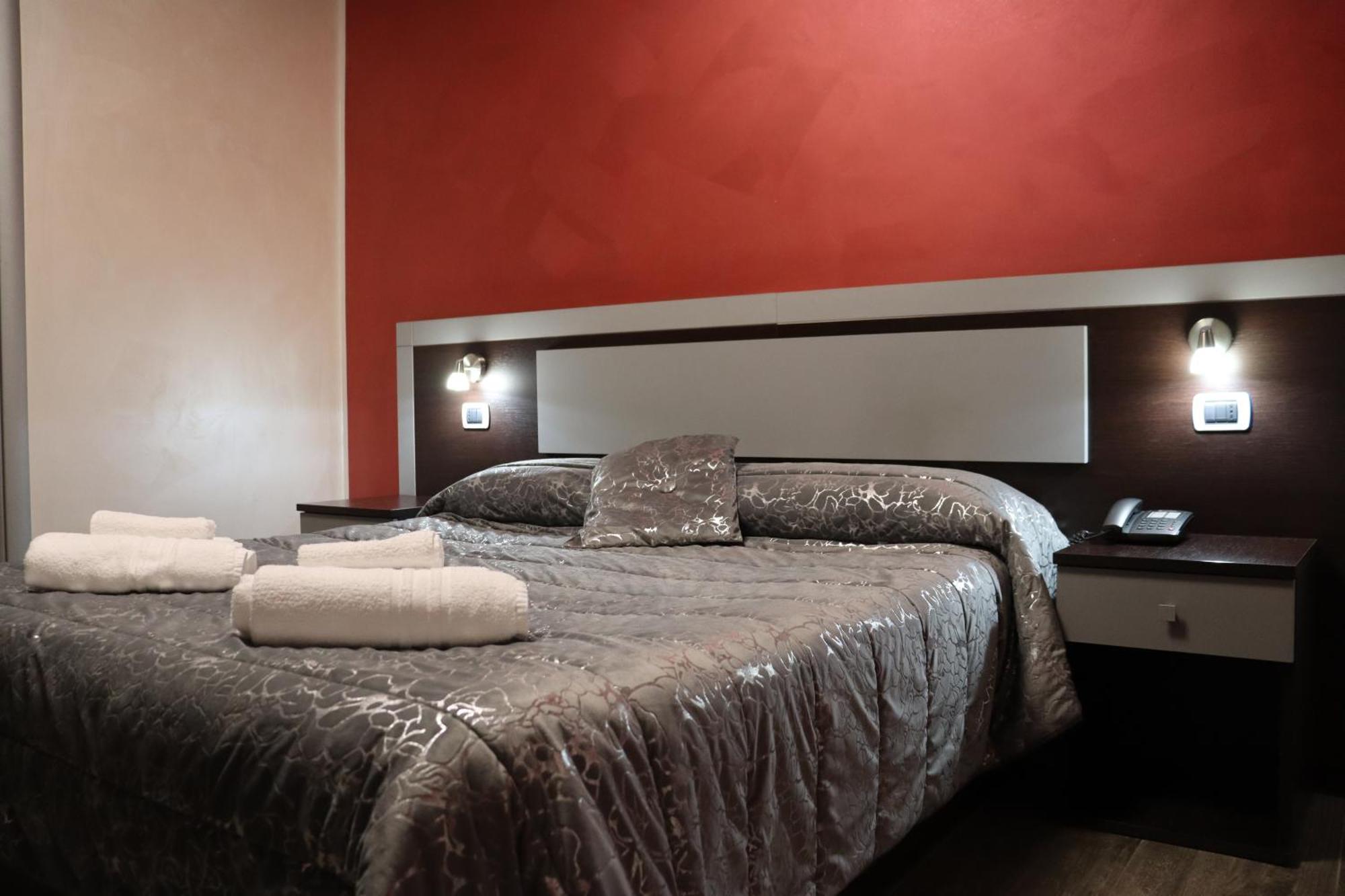 פאלרנה Hotel Paradiso מראה חיצוני תמונה