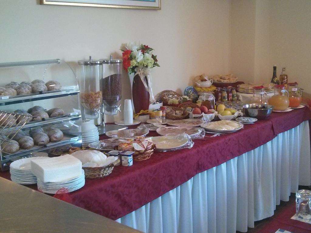 פאלרנה Hotel Paradiso מסעדה תמונה